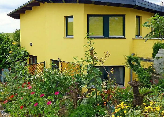 Apartment Geraeumige *